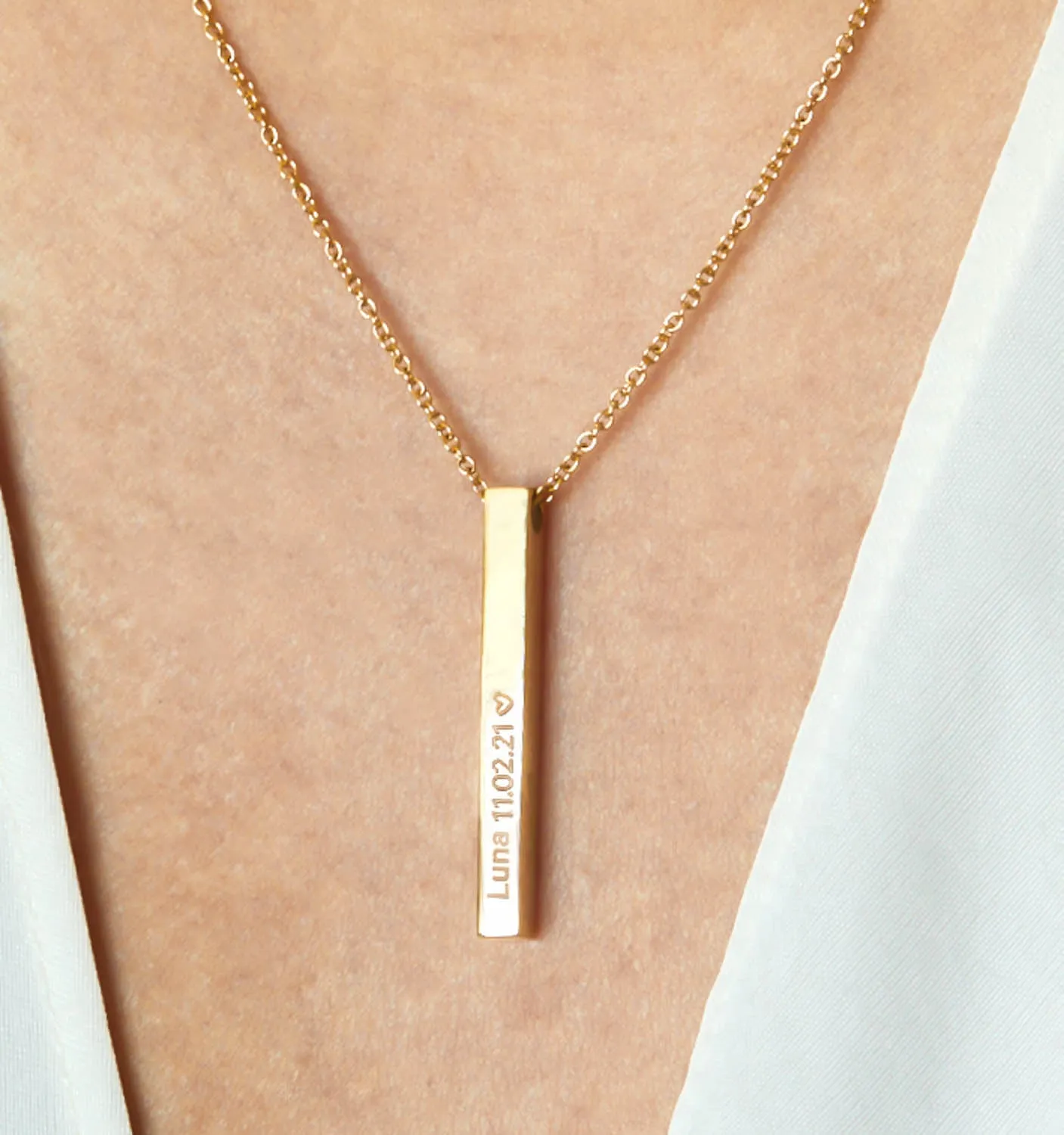 4D Bar Pendant Necklace