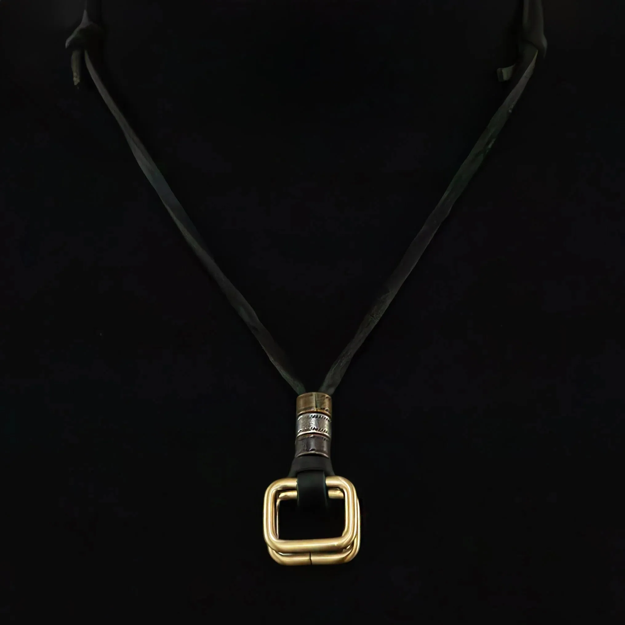 Alrik Leather Necklace with Pendant