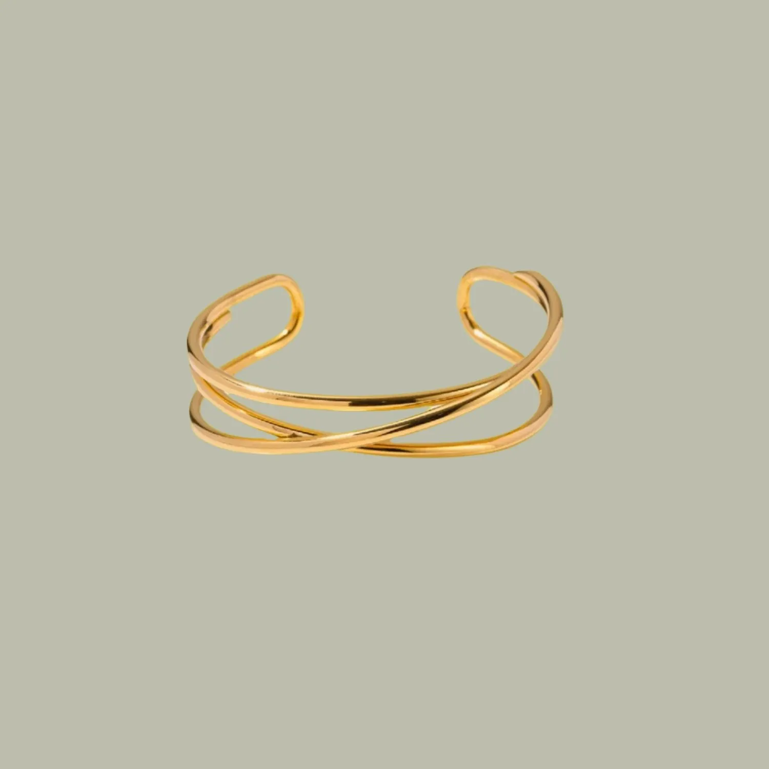 Experience Style with Gold Cuff Bracelet for Women - Sleek Design