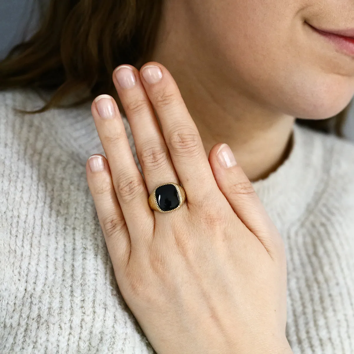 Rectangular Onyx Signet Ring | Pre-Loved | 9K Yellow Gold