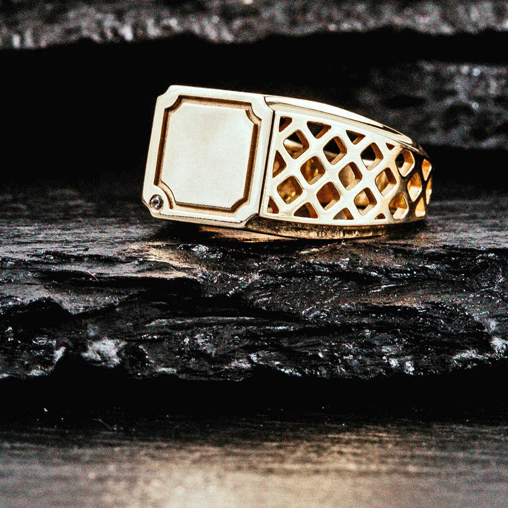 The Avery Unisex Signet Ring